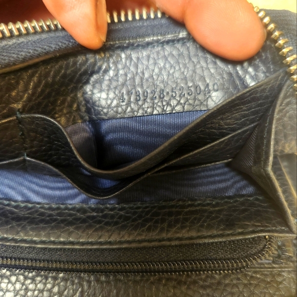 Gucci Navy Leather Zip Around Long Wallet EUC - Picture 6 of 16